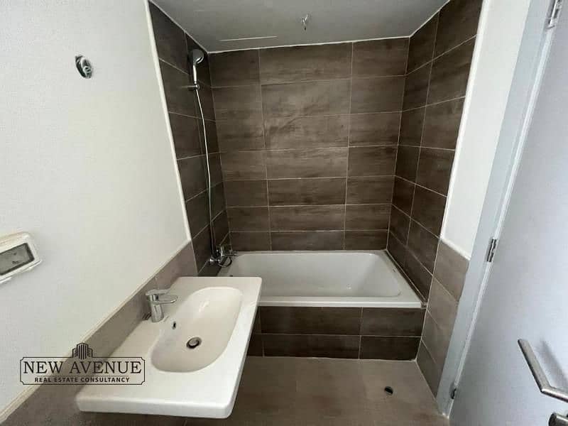 10 WhatsApp Image 2025-11-17 at 3.38. 38 PM (2). jpg