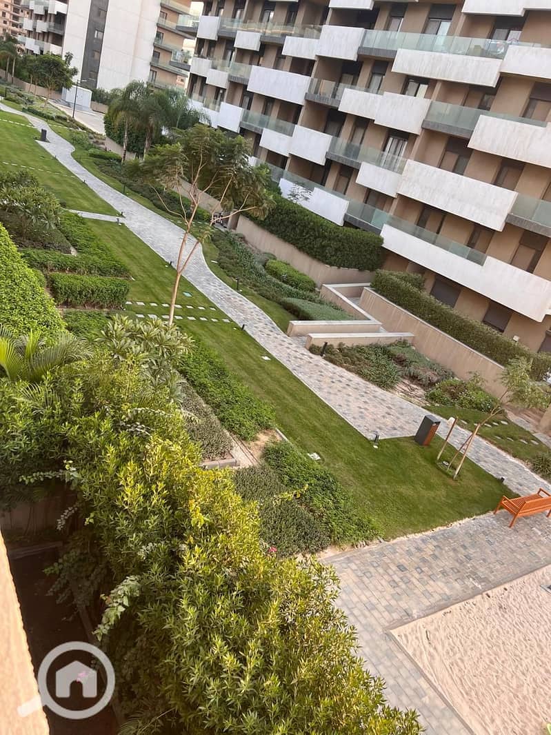 4 WhatsApp Image 2025-10-24 at 22.55. 46_eec9f00f. jpg