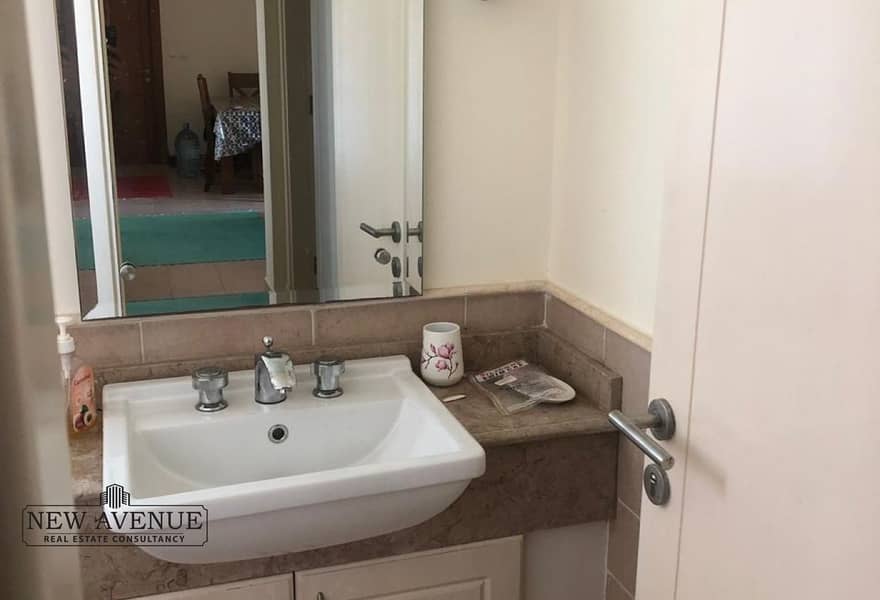 9 298aebe3-ddbb-4502-8121-4293a32b9681. jpg