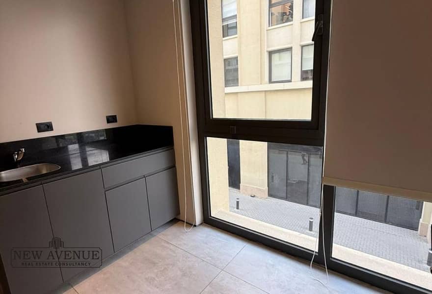 4 6d538f36-a942-486f-908a-7a381ecffe85. jpg