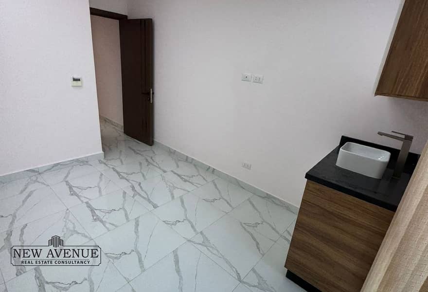 4 004c71e0-dfc5-4e7d-8670-e61e72de4094. jpg