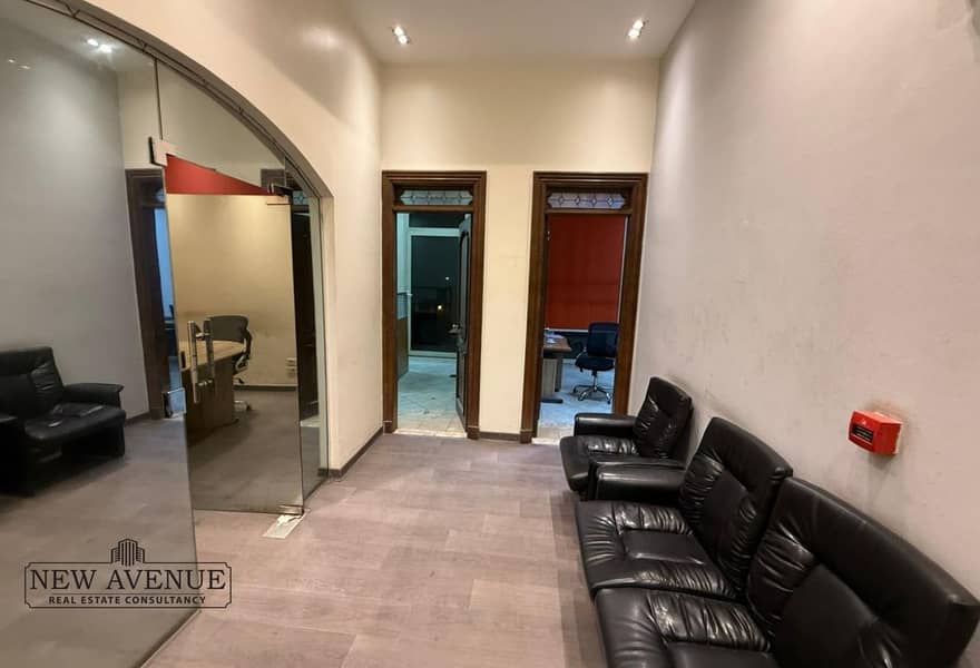 2 2c45a486-f36d-4b2b-ad25-8a8def90b648. jpg