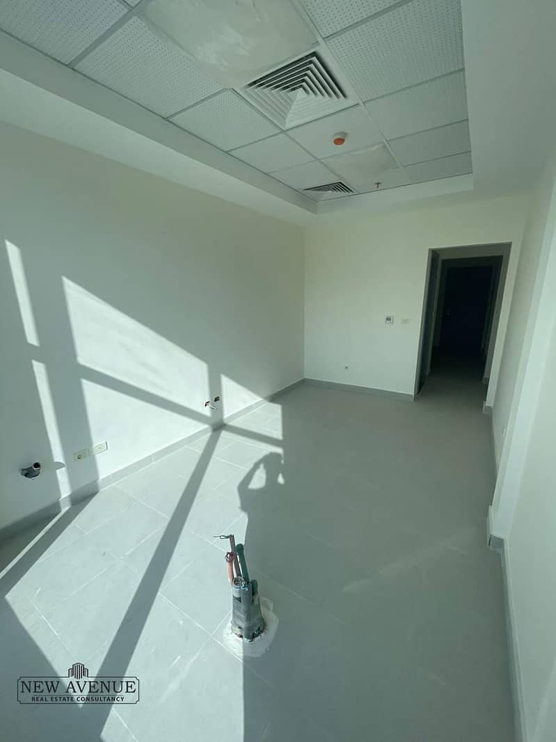 10 WhatsApp Image 2025-11-05 at 09.37. 31_95c86fe2. jpg