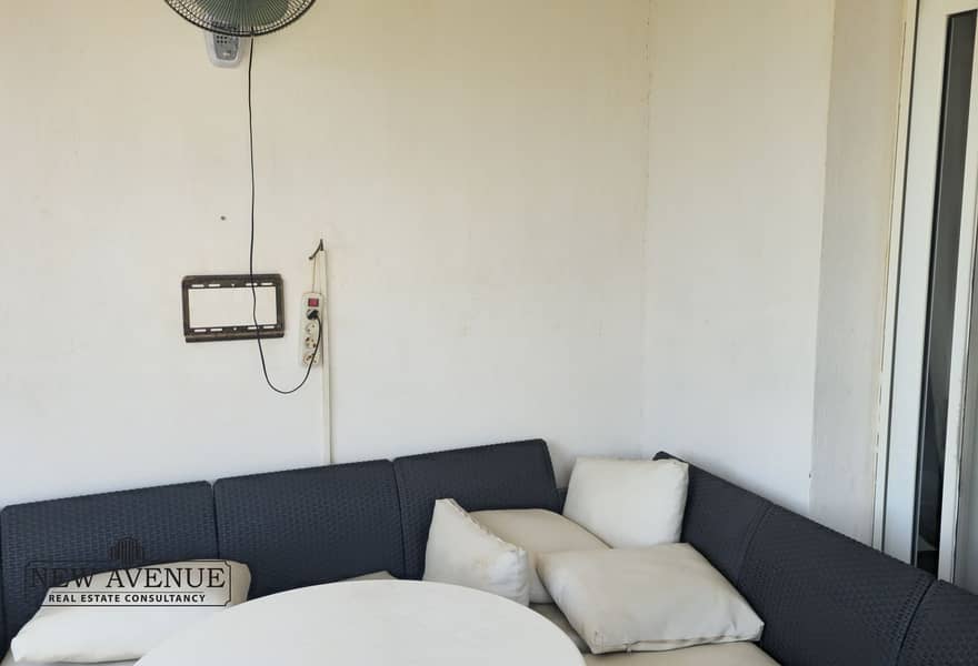 7 35960012-305b-4166-8ddb-2a78fc044852. jpg