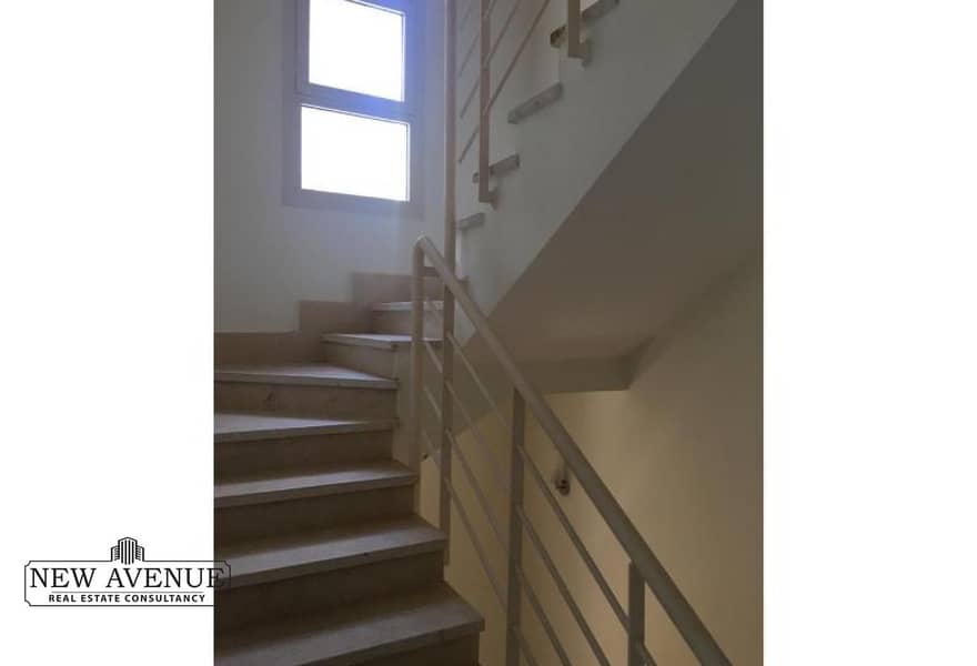 10 35b851eb-7ab5-4ddf-8480-3d6095f124f3. jpg