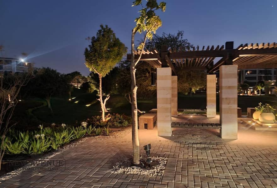 11 f930a81a-c182-4eae-a562-f0c07b56b7ee. jpg