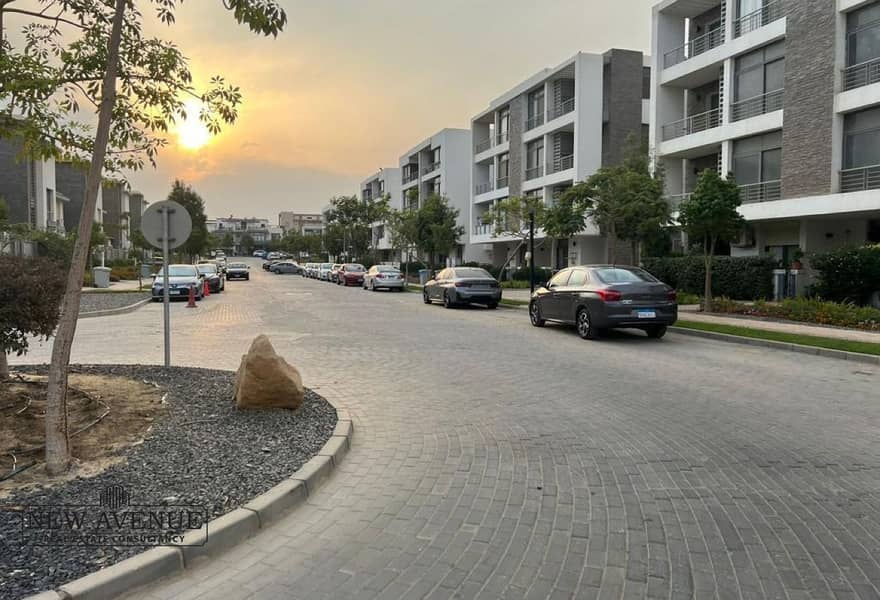 2 e27365d5-ef9d-452f-af85-e1724baf6d27. jpg