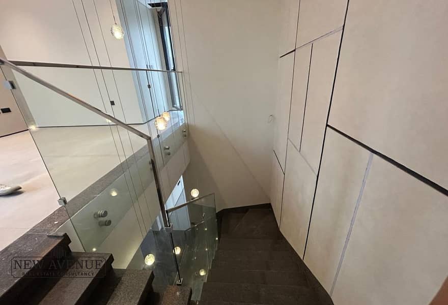 12 94de3b8f-fdb3-4c37-ac2f-02b6a5bbade7. jpg