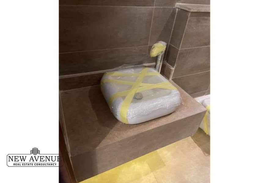 10 a4971e35-c62f-45ad-ac34-5c5c95984aaa. jpg