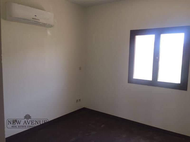 7 WhatsApp Image 2025-09-30 at 11.07. 52 AM (2). jpg