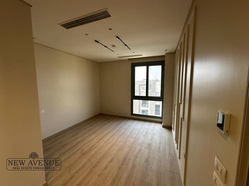 7 WhatsApp Image 2025-11-20 at 12.25. 13_065312ce. jpg