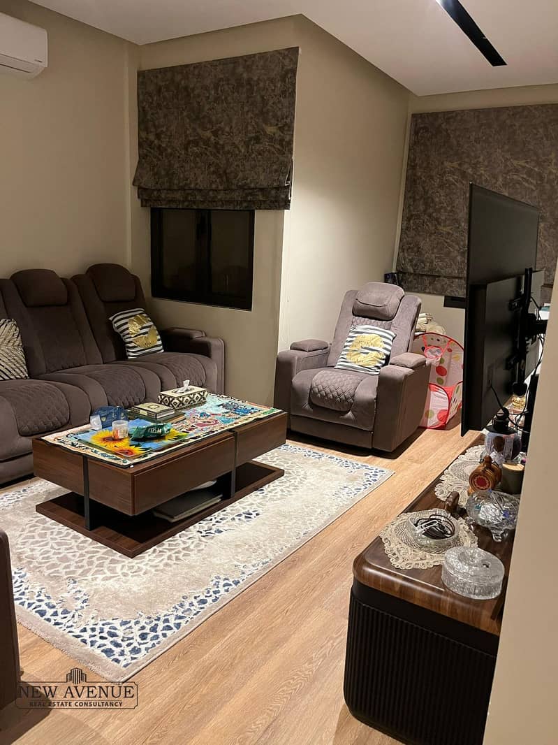 4 77da90e9-9027-4142-8521-68843f393f6f. jpeg