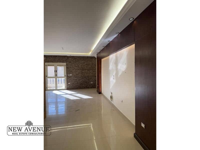 10 d0ec9d9f-81fb-4ca4-a58c-be571285af09. jpg