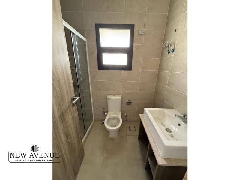 5 786b258b-f4c3-448c-95c8-526dda825565. jpg