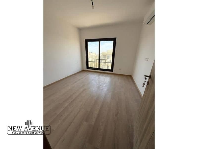 10 f4af2707-a38b-4569-b794-ab1d34aaf2c3. jpg