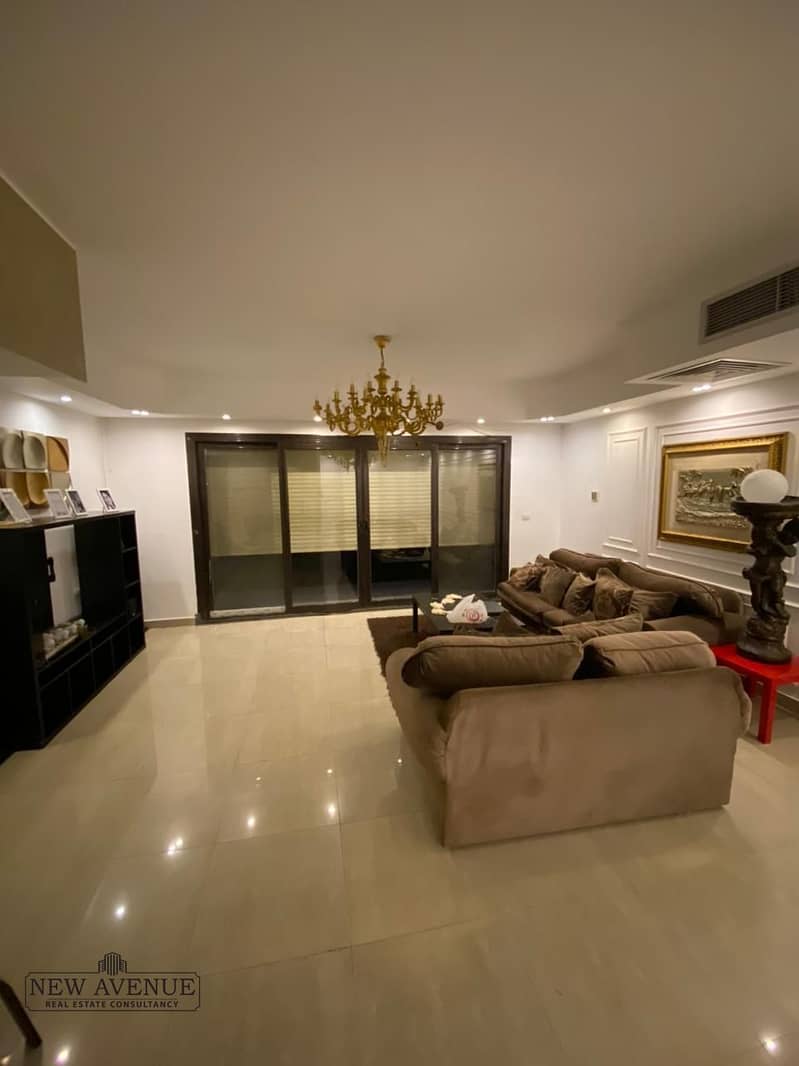 12 ef0b542a-30d6-4f58-87a3-e8eda3a3444b. jpg