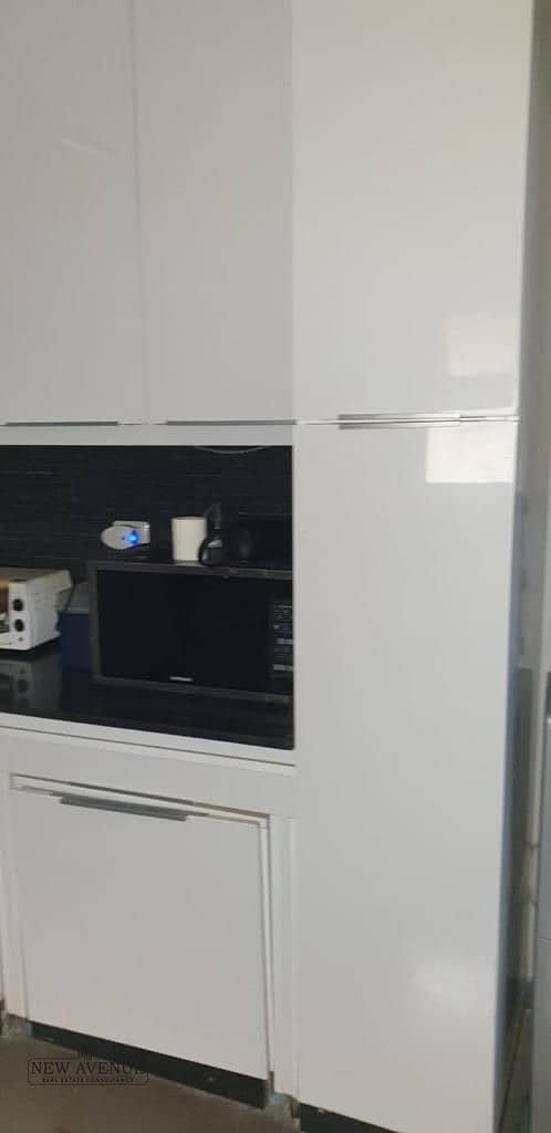 7 d98c0e2d-7988-4183-8f75-c99ac8bc7fbc. jpeg