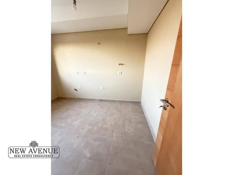 10 eacae417-a91c-41dc-887a-cfe5fc5ee0cc. jpg