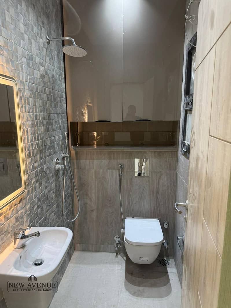 10 b2d8ffb1-a43c-48c3-8040-fb8d02d8bcfe. jpeg