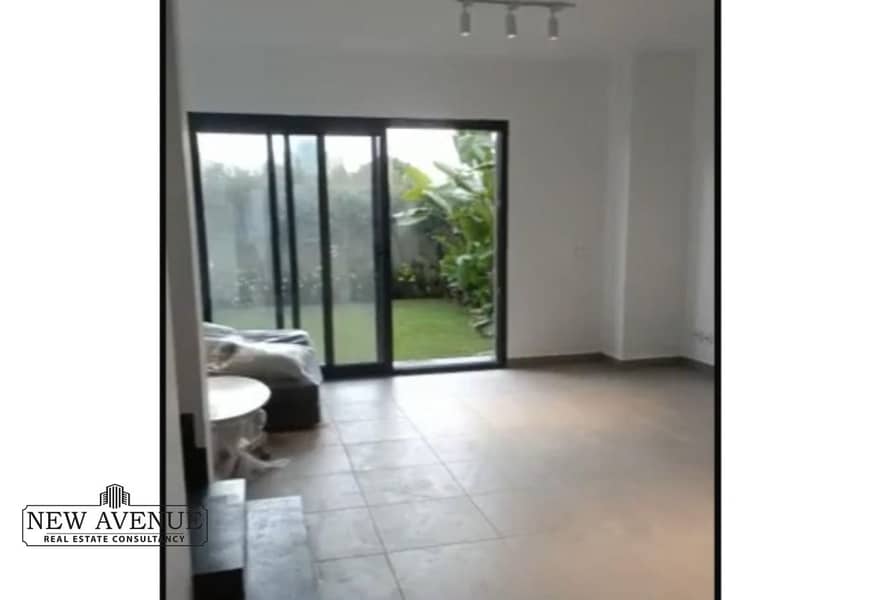 10 c4ba9ebc-979f-4183-aca6-44d91afca2d6. jpg