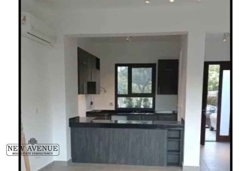 12 b1d04e10-bbcd-4485-96ea-9ccf55d4e613. jpg