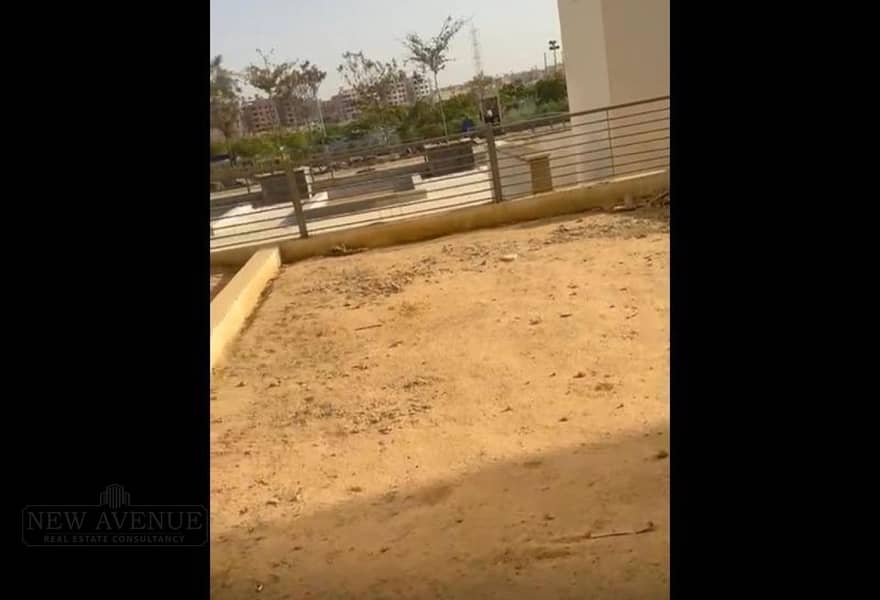 2 6de26f97-c5f0-45a6-b1bd-15842ad0e826. jpg