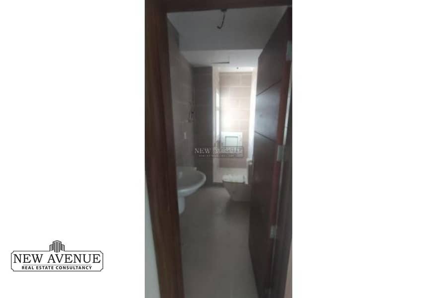 4 bece3396-eacd-4e86-b87b-e4f1f63fc423. jpg