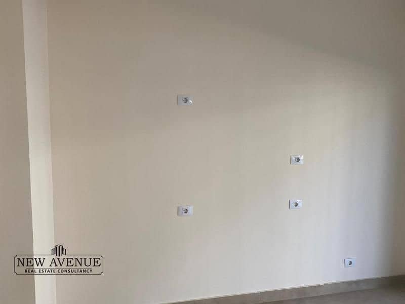 5 WhatsApp Image 2025-11-20 at 12.37. 45 PM (1). jpg