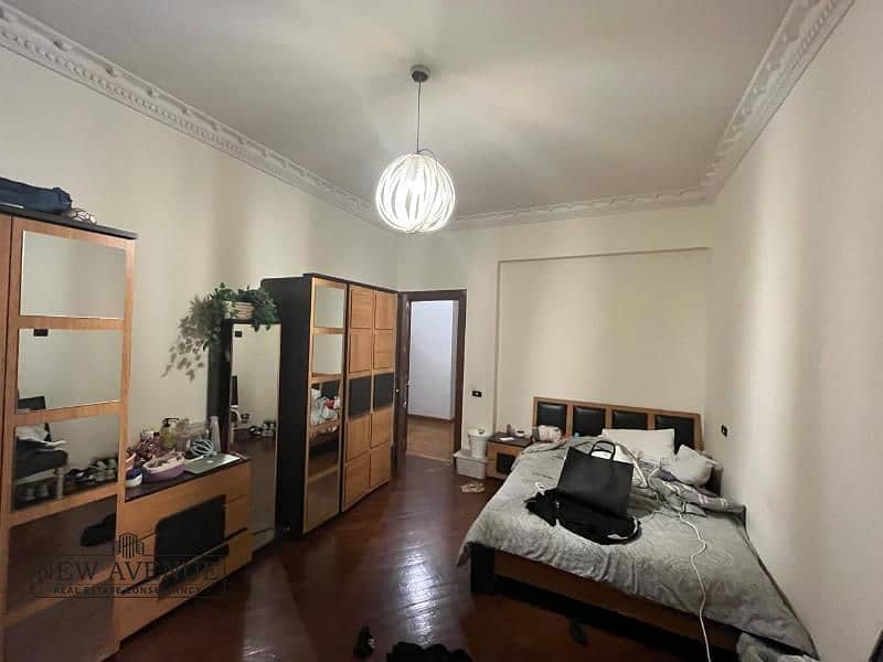 12 35eb32ae-0f18-41e1-a8e3-38d0086eee5a. png