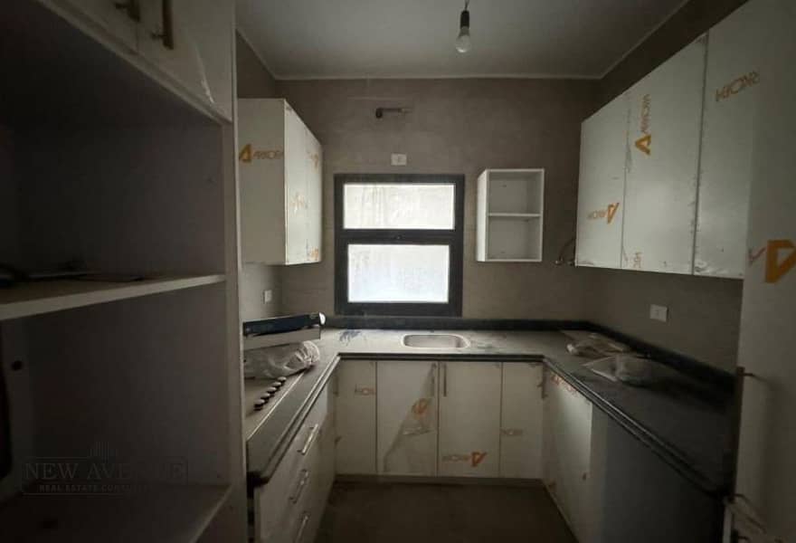 11 db8e616f-34e3-4f57-8635-cb2b0f74450b. jpg