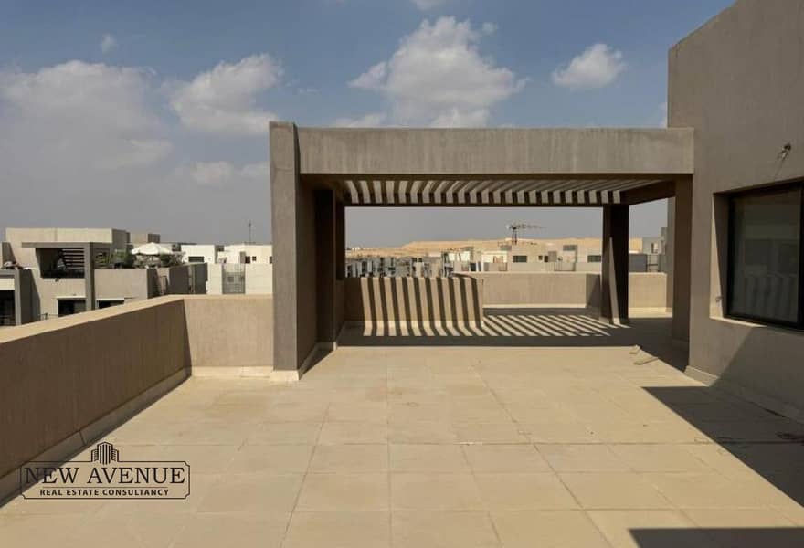 12 cf2b3d6c-9d4c-44ba-a3dc-11c3604c9887. jpg