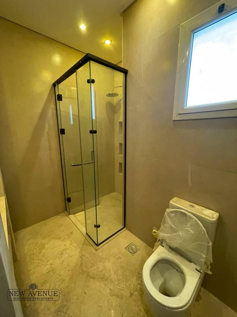 11 e308cd34-6208-4470-8d31-e3ae19e9a56b. jpg