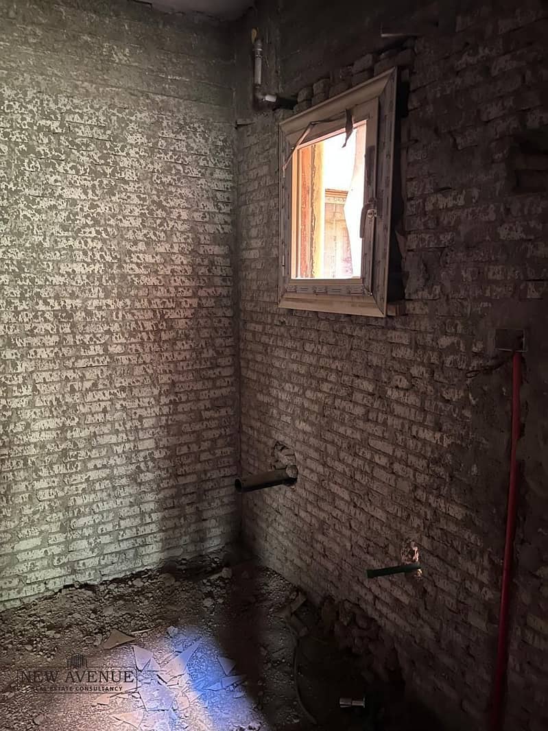 8 5735e5ae-5bfc-4caf-bb70-da55503219fa. jpg