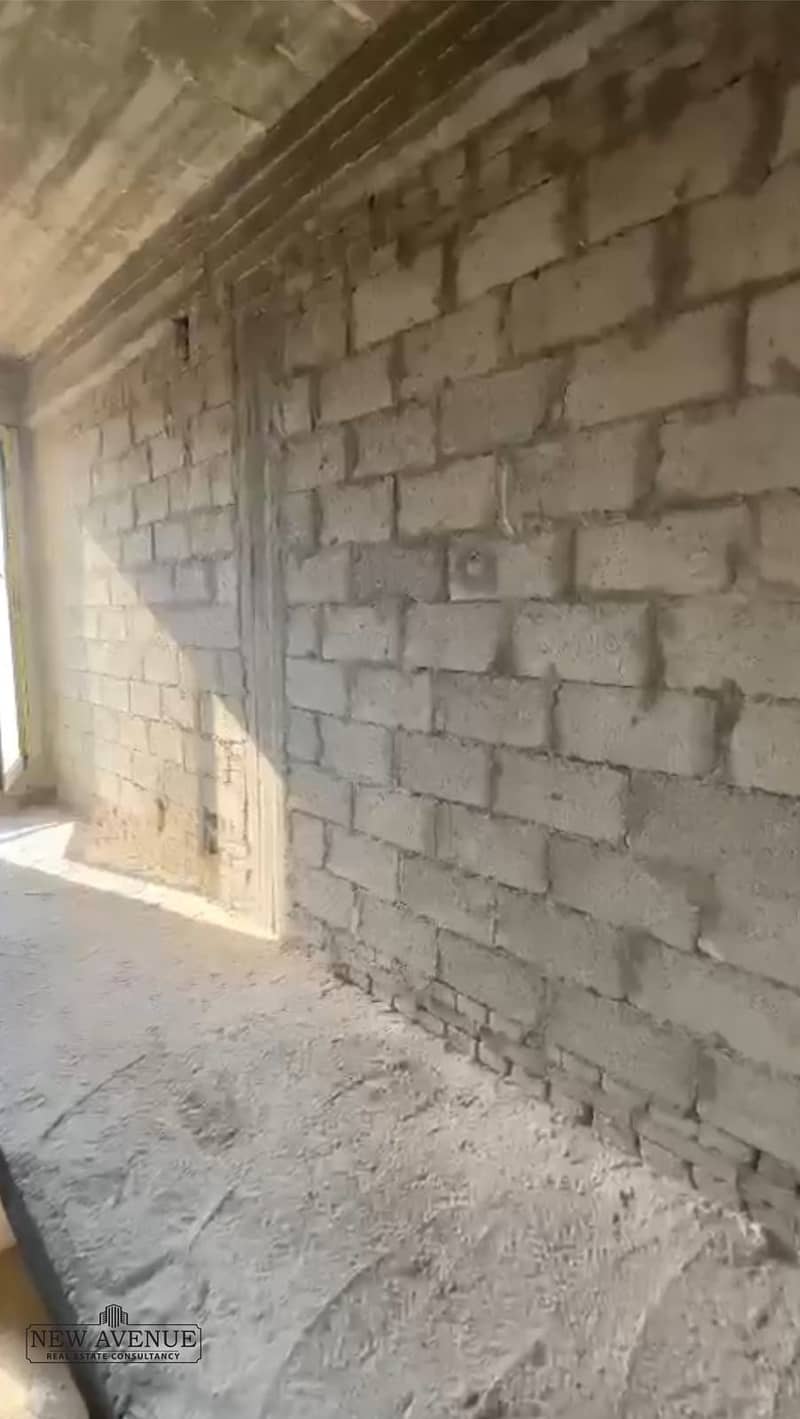 10 aec0bf5c-8b83-42f7-ad5b-2c57ae3e365d. jpg