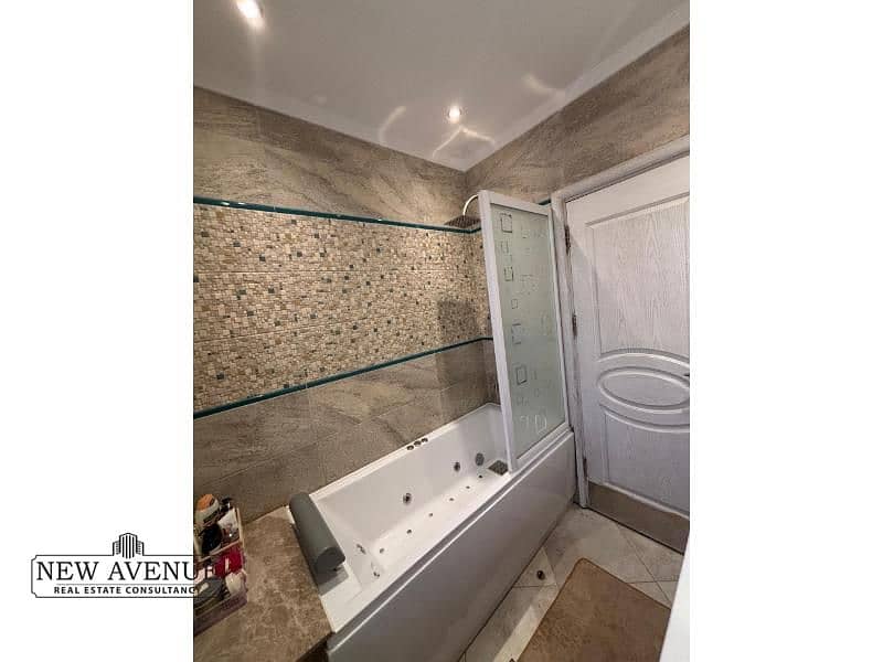 10 dbcd182d-605a-4558-a5cc-b2787591a664. jpg