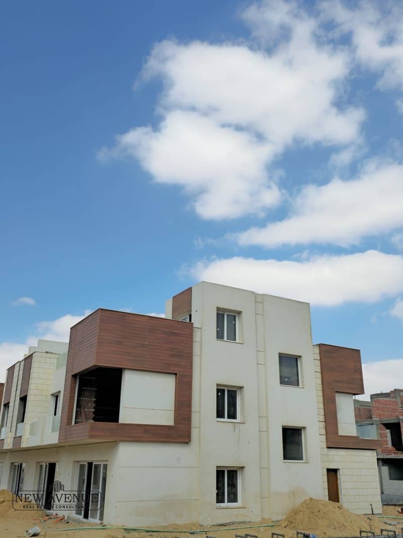 8 d4f981dd-da42-4134-82d1-086c36ea199f. jpg