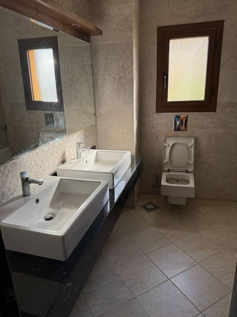 9 WhatsApp Image 2025-11-10 at 16.46. 37_72a42ded. jpg