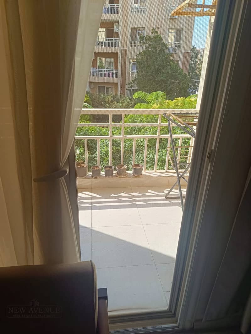 10 5111f515-b216-445a-8070-af043ba444e8. jpg