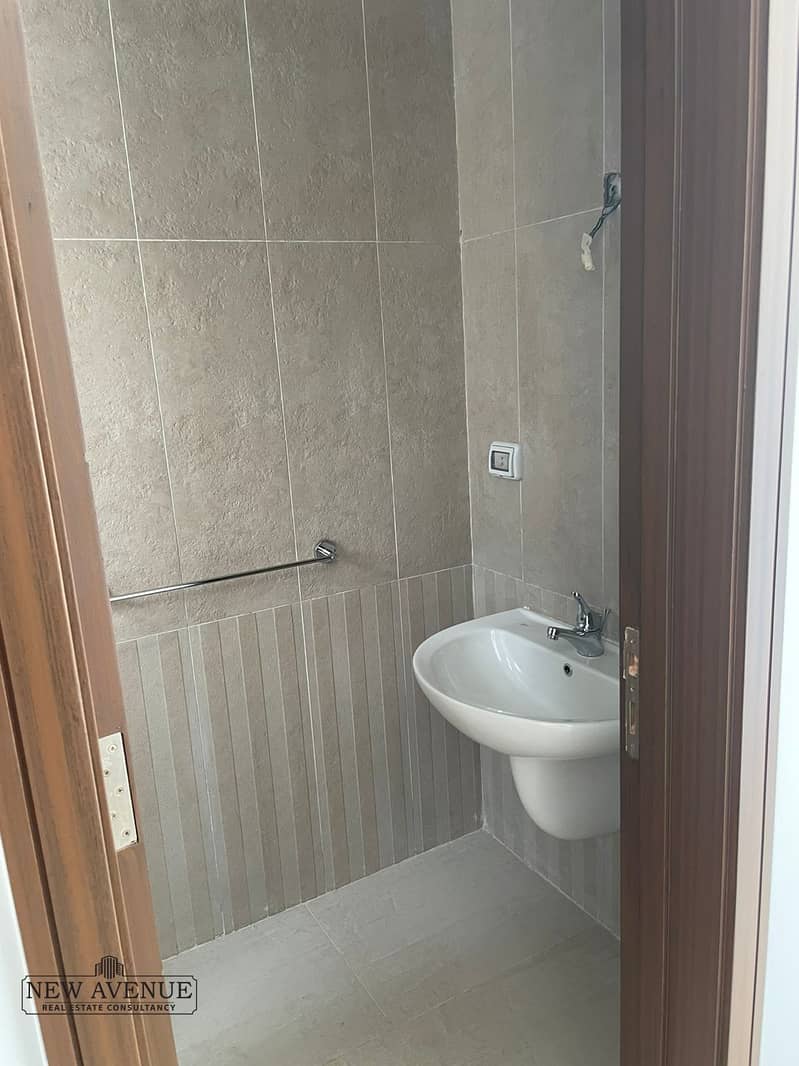 8 WhatsApp Image 2025-11-11 at 12.22. 42_d3c94221. jpg