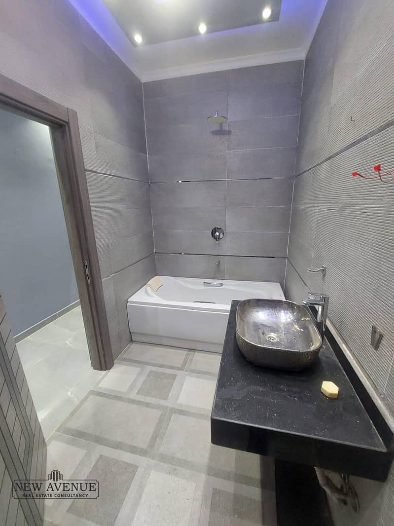 8 WhatsApp Image 2025-11-12 at 17.15. 44_3bda8dcb. jpg