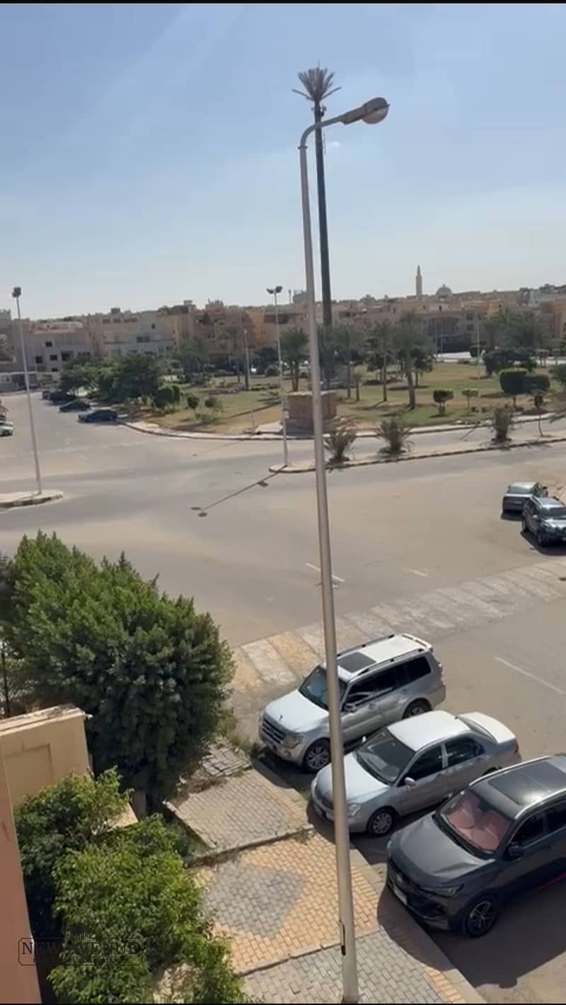 7 8d0ae329-bcbe-40d3-9e4e-ddf863bf0600. jpg