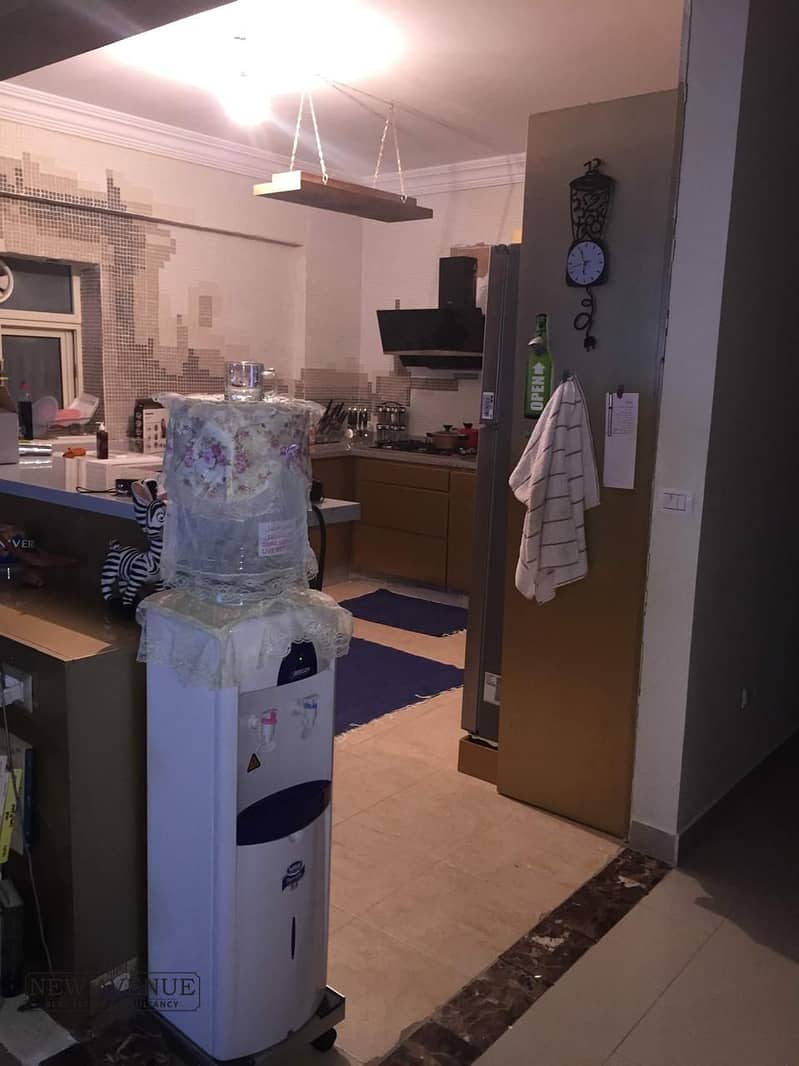 8 69700c95-ad09-45ca-ac6b-4e560fa3ffe2. jpg