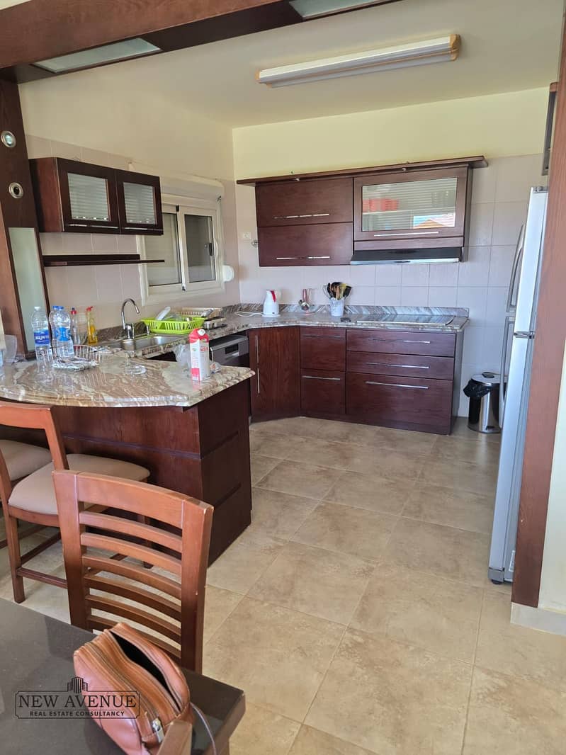 10 9e6c2a11-73fa-4bcd-bd81-2b969b8e9bc7. jpg