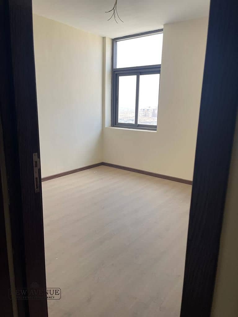 13 e357fd96-cb82-41e3-99f1-19bce2b00d05. jpg