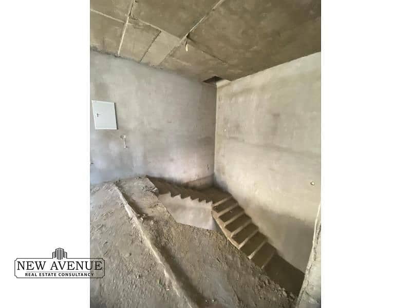 8 54bb3380-e02e-46c0-bb0e-348880baaa85. png