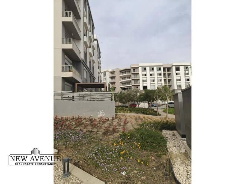 7 58f045e5-470d-4bf7-97c8-a2343176eb2b. jpg