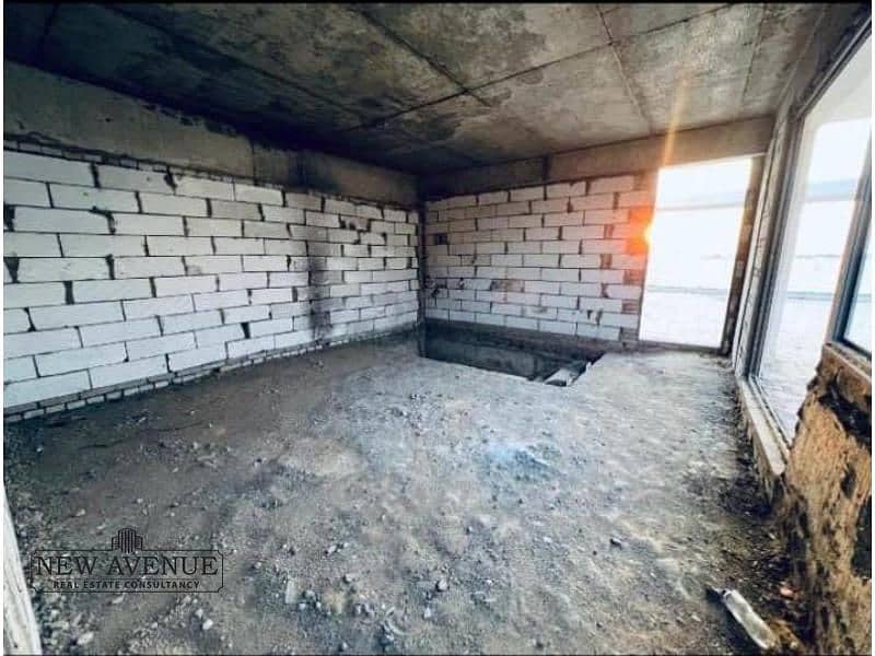 4 81b0b946-19fd-4825-b9ea-46a3ffecad48. jpg