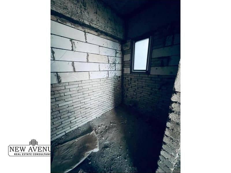 8 b6195cc8-8296-4012-a108-c6d86a8e65d7. jpg