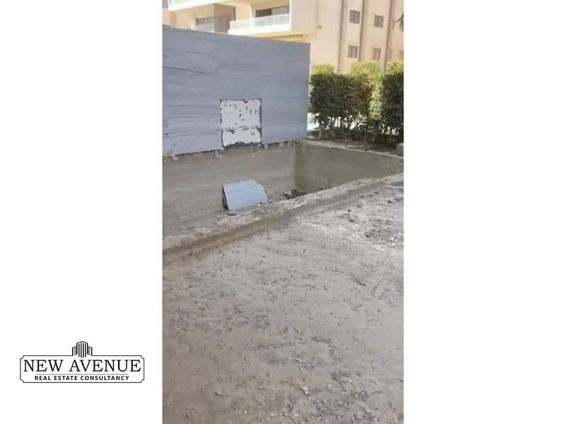 10 f7a8e86d-8a8c-4a37-adaf-fa6c8ea89432. jpg