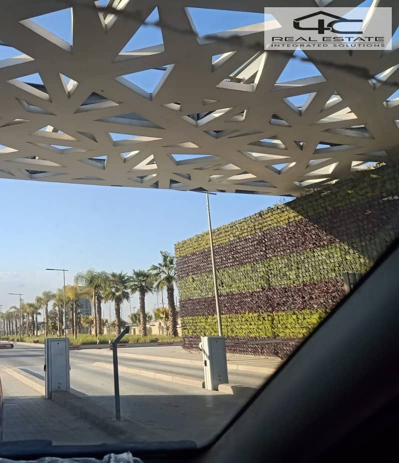 12 WhatsApp Image 2025-12-08 at 15.41. 21 (2). jpeg